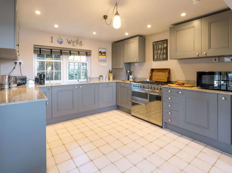 Charming Grade II Listed Sanctuary photo 6